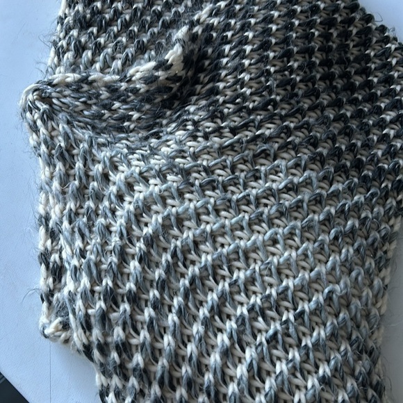 Old Navy Infinity Scarf - Picture 2 of 3